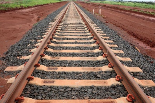 09:47 - 
							Indígenas rompem com grupo de trabalho do governo federal sobre Ferrogrão