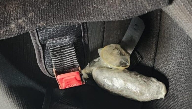 Polícias Civil e Penal prendem mulheres que tentavam entrar com drogas em presídio de Arenápolis
