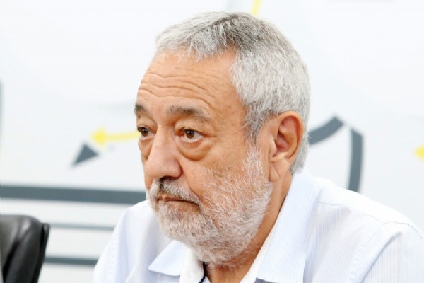14:26 - 
							Chefe da Sinfra diz que aguarda TCE e MP para nova licitação do BRT: "quanto mais rápido responderem, melhor"