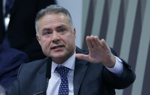 16:05 - 
							Ministro destaca obra ferroviária ligando Bahia ao "coração" de Mato Grosso e defende vetos pontuais à nova lei ambiental