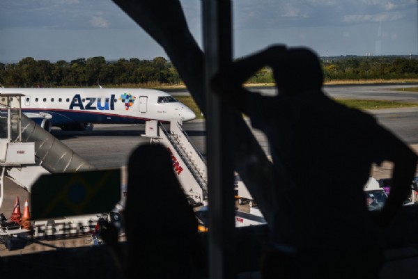 16:17 - 
							Governo busca alternativas para reverter corte de voos da Azul em MT; Não podemos ficar nas mãos de três empresas, critica secretário