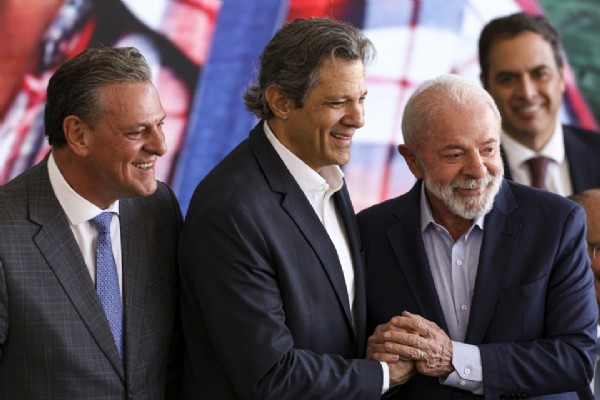 Governo anuncia R$ 12 bilhões para produtores rurais atingidos por clima extremo :: Notícias do Agronegócio