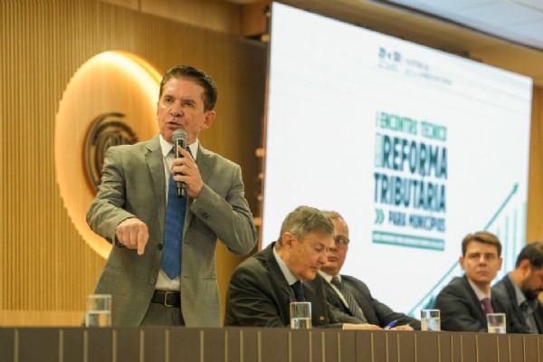 17:37 - 
							Reforma Tributária ameaça arrecadação de MT; TCE mobiliza prefeitos: 'vemos centralização do poder em Brasília'