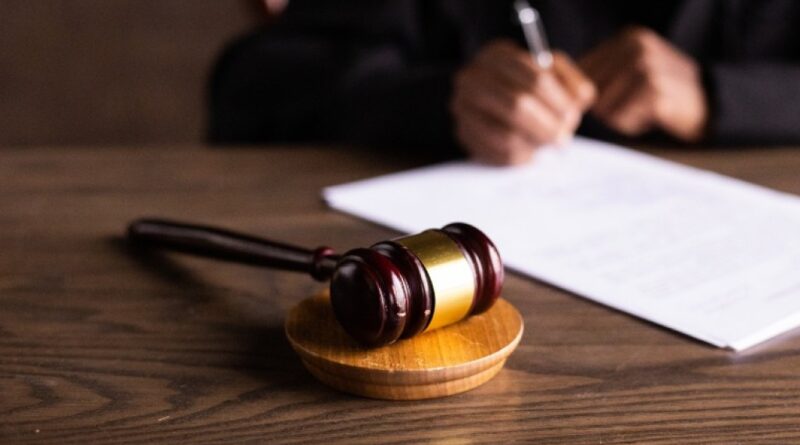 Réu é condenado a 61 anos por feminicídio e homicídio qualificados