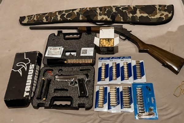 15:15 - 
							Autor da chacina que matou 3 da mesma família e estuprou grávida tenta mudar local de júri, mas STJ nega