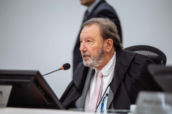 15:18 - 
							TCE suspende pregão de R$ 136 milhões de cidades no interior de MT por suspeita de irregularidades