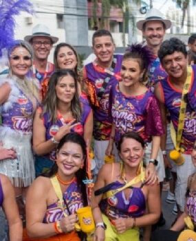 14:19 - 
							Turma da Laje 2026: bloco tradicional faz releitura do carnaval de salão no Allure Music Hall