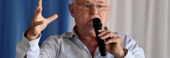 16:06 - 
							Eraí Maggi teria adquirido cerca de 40 mil hectares de terra na Bolívia; infraestrutura é entrave na região