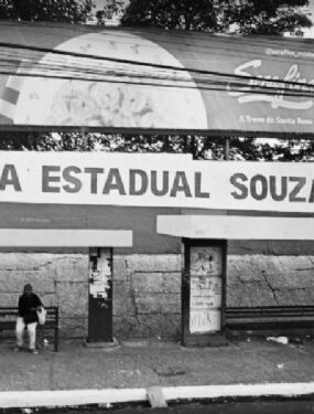 18:30 - 
							Seduc diz que escola não tem competência para punir estudante acusado de assediar e agredir adolescentes