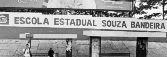 18:30 - 
							Seduc diz que escola não tem competência para punir estudante acusado de assediar e agredir adolescentes