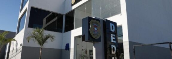 19:11 - 
							Advogado é preso em flagrante por chantagear e intimidar ex-companheira em Cuiabá