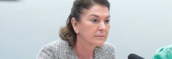 18:00 - 
							Direitista de carteirinha