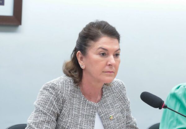 18:00 - 
							Direitista de carteirinha